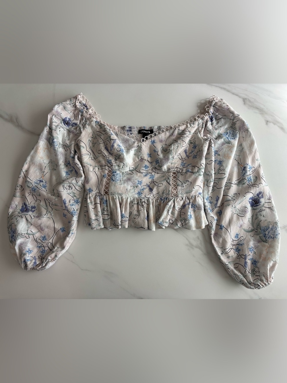 Express Off-Shoulder Peplum Blouse in Cream with Blue Floral Sz S - Picture 3 of 10